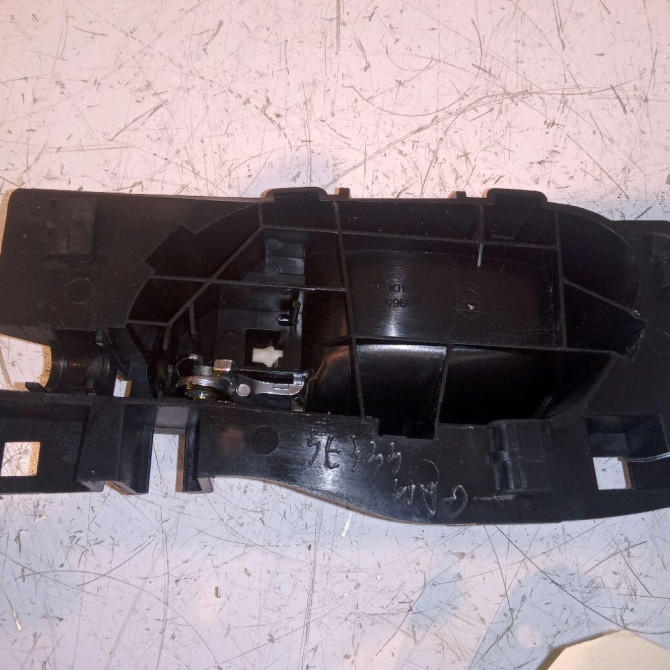 Poignee int porte avd occasion PEUGEOT 208 208 Phase 1 2012-03-01->2015-09-30 1.2 VTI 82ch 2