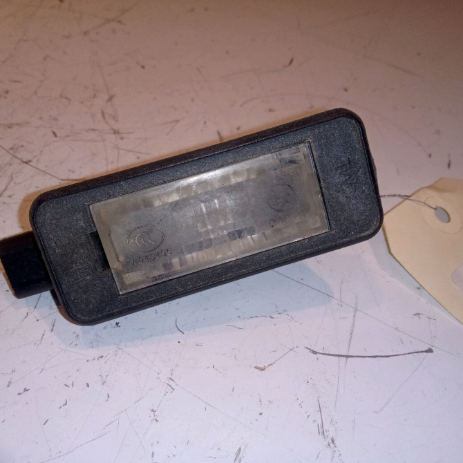 Eclaireur plaque de police d occasion PEUGEOT 208 208 Phase 1 2012-03-01->2015-09-30 1.2 VTI 82ch 1