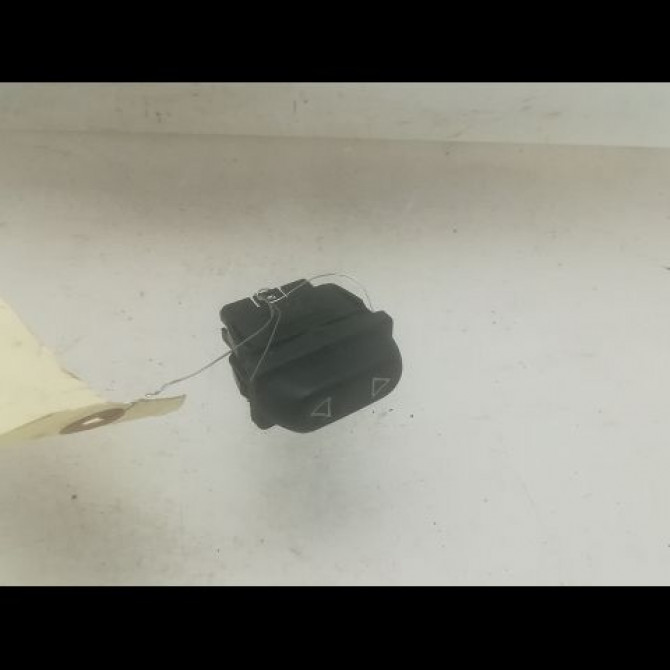 Commande lève-glace porte avant droite occasion PEUGEOT 306 Phase 1 09-1994->03-1997 1.9 D 1