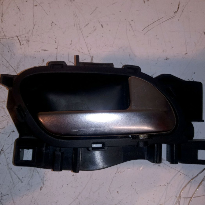 Poignee int porte avd occasion PEUGEOT 208 Phase 2 04-2015->... 1.6 BLUE HDI 100ch 96555516VV 1