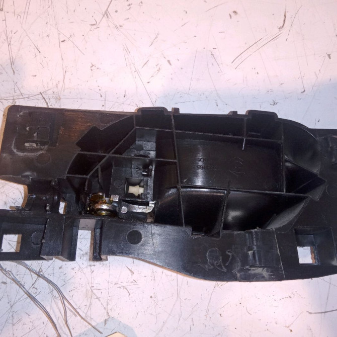 Poignee int porte avd occasion PEUGEOT 208 Phase 2 04-2015->... 1.6 BLUE HDI 100ch 96555516VV 2