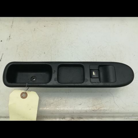 Commande lève-glace porte avant droite occasion PEUGEOT 307 Phase 1 04-2001->06-2005 2.0 HDI 16v 136ch 6554E7