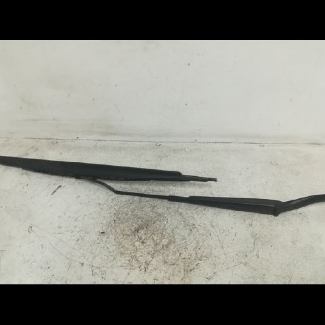 Bras essuie-glace avant droit occasion PEUGEOT 307 Phase 1 04-2001->06-2005 2.0 HDI 110ch 6429Y8 1