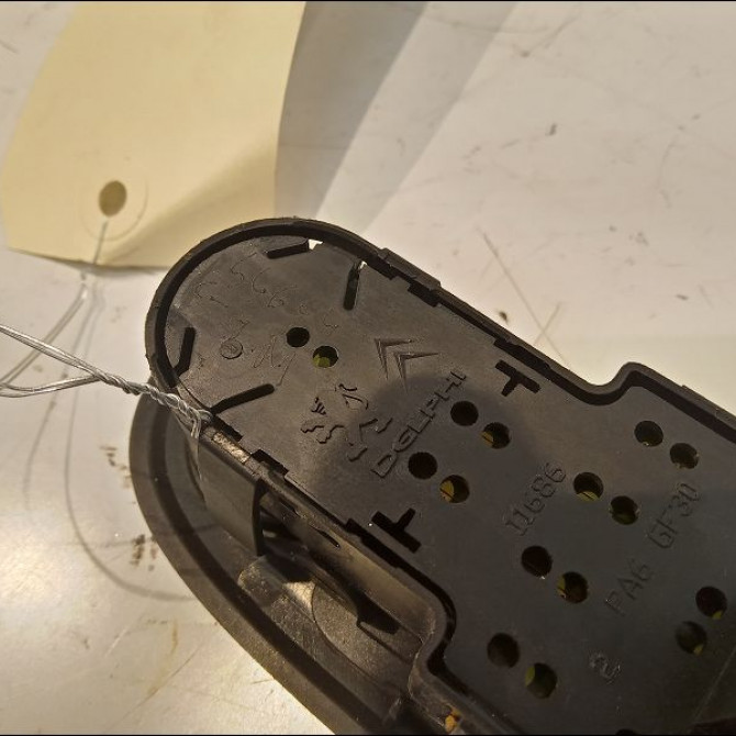 Commande lève-glace porte avant gauche occasion PEUGEOT 308 I 649024 3