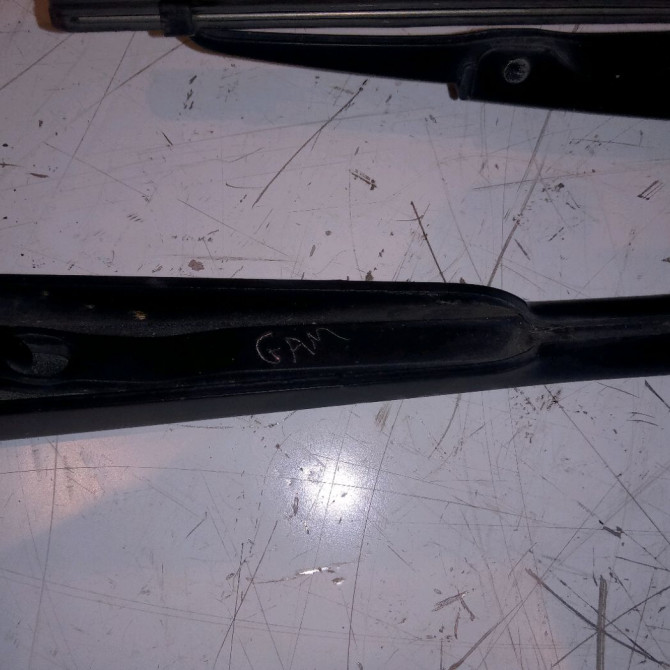 Bras essuie-glace avant droit occasion PEUGEOT 307 Phase 1 04-2001->06-2005 2.0 HDI 90ch 6429Y8 2