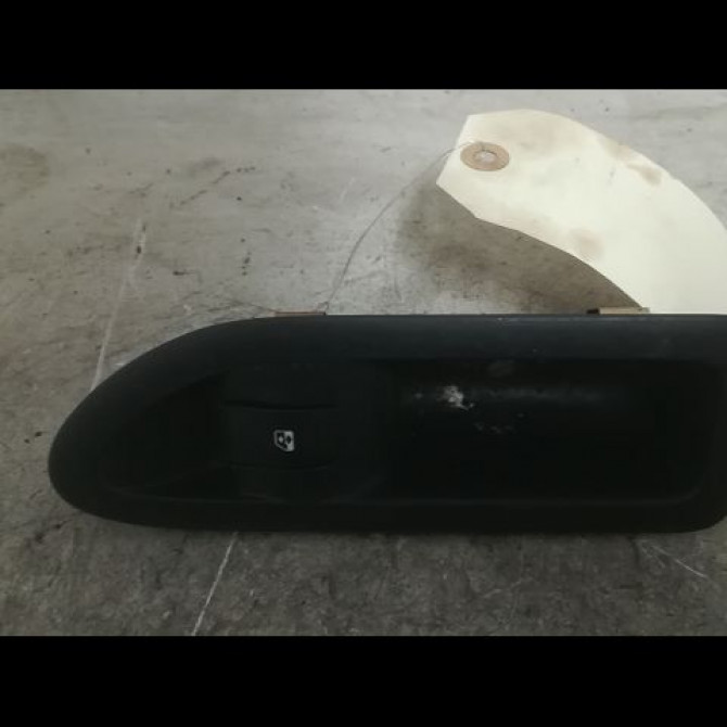 Commande leve-glace porte arrière gauche occasion RENAULT LAGUNA II Phase 2 ESTATE 03-2005->09-2007 1.9 DCI 130ch 8200315029 1