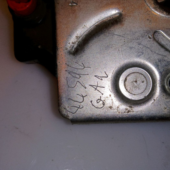 Serrure porte ard occasion PEUGEOT 206 + Phase 1 03-2009->05-2013 1.1i 60ch 9138J0 3