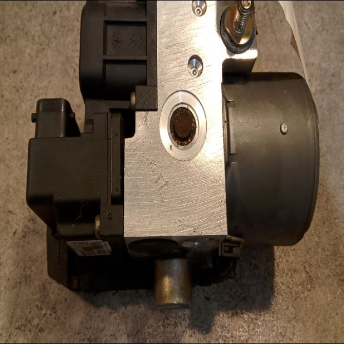 Unité hydraulique ABS occasion PEUGEOT 406 Phase 2 BREAK 04-1999->04-2004 4541W0 2