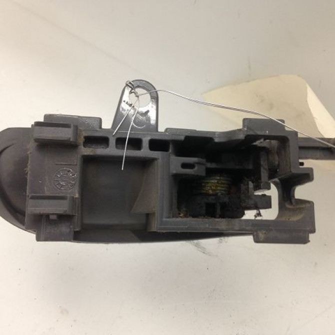 Poignee int porte arg occasion PEUGEOT 107 Phase 1 06-2005->12-2008 9143K9 2