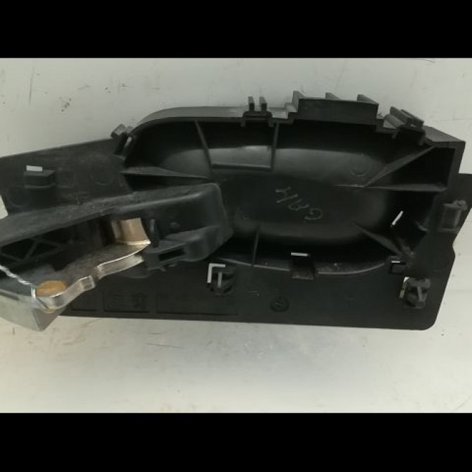 Poignee int porte avd occasion PEUGEOT 307 Phase 1 04-2001->06-2005 1.4 HDI 8v 70ch 9143F5 2