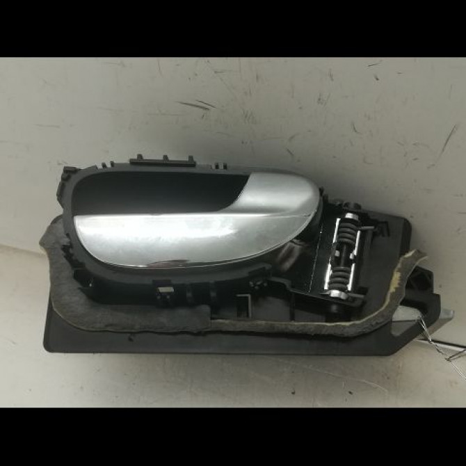 Poignee int porte avd occasion PEUGEOT 307 Phase 1 04-2001->06-2005 1.4 HDI 8v 70ch 9143F5 1