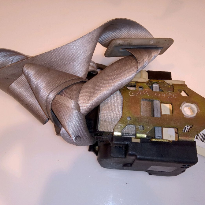 Ceinture arrière gauche occasion RENAULT CLIO II Phase 2 06-2001->07-2006 1.5 DCI 65ch 8200282139 2