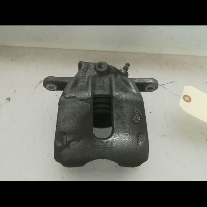 Etrier de frein avant gauche occasion RENAULT CAPTUR Phase 1 02-2013->... 0.9 90 ch 7701208332 1