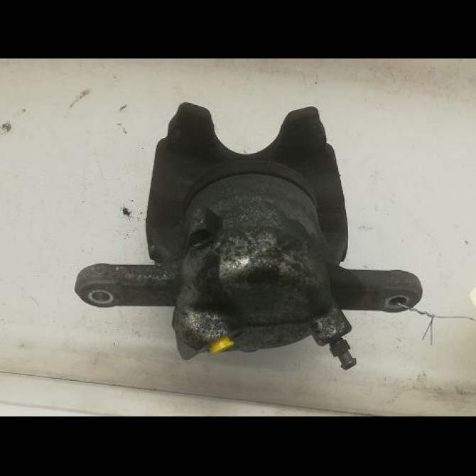 Etrier de frein avant gauche occasion RENAULT CAPTUR Phase 1 02-2013->... 0.9 90 ch 7701208332 2