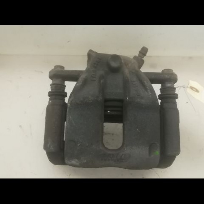 Etrier de frein avant gauche occasion RENAULT CAPTUR Phase 1 02-2013->... 0.9 90 ch 7701208332 1