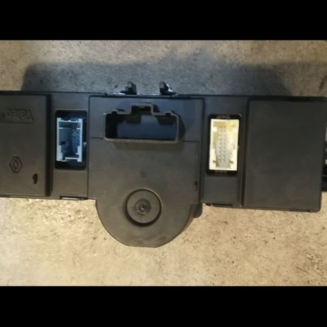 Commande de chauffage occasion RENAULT CLIO III Phase 1 04-1995->04-1999 1.5 DCI 90ch 8200296683 2