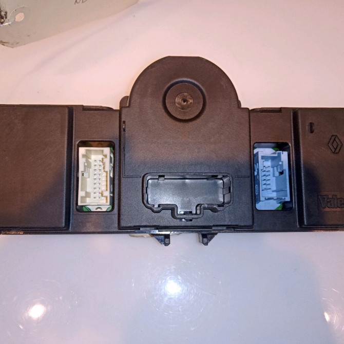 Commande de chauffage occasion RENAULT CLIO III Phase 1 09-2005->03-2009 1.5 DCI 70ch 8200296683 2