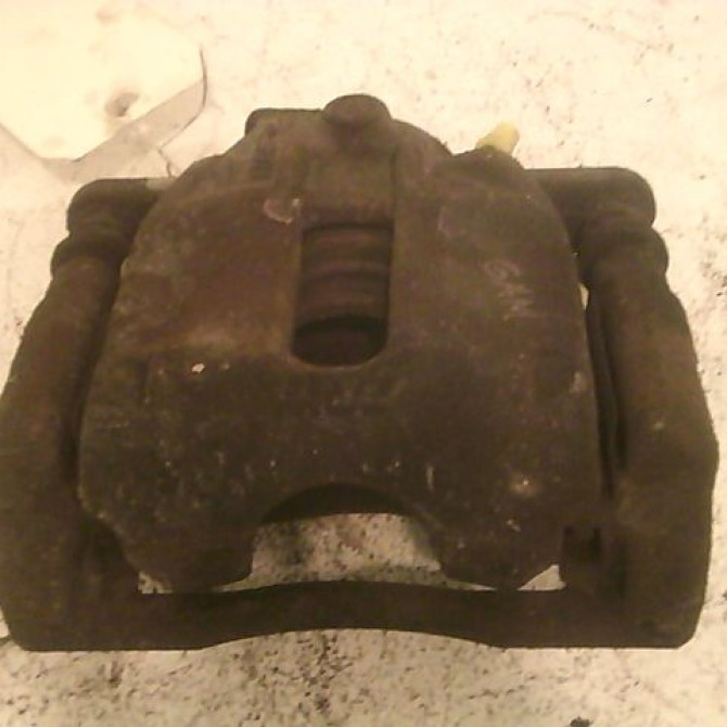 Etrier de frein avant gauche occasion RENAULT CLIO III Phase 1 09-2005->03-2009 1.5 DCI 70ch 7701208332 1