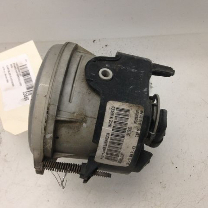 Phare antibrouillard avant gauche occasion CHRYSLER VOYAGER II Phase 1 03-1991->12-1995 2.5 TURBO D 4805857AA 2
