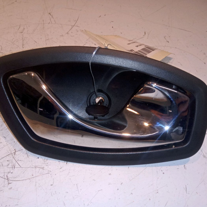 Poignee int porte avd occasion RENAULT MEGANE III Phase 2 01-2012->06-2014 1.5 DCI 90ch 826724399R 1