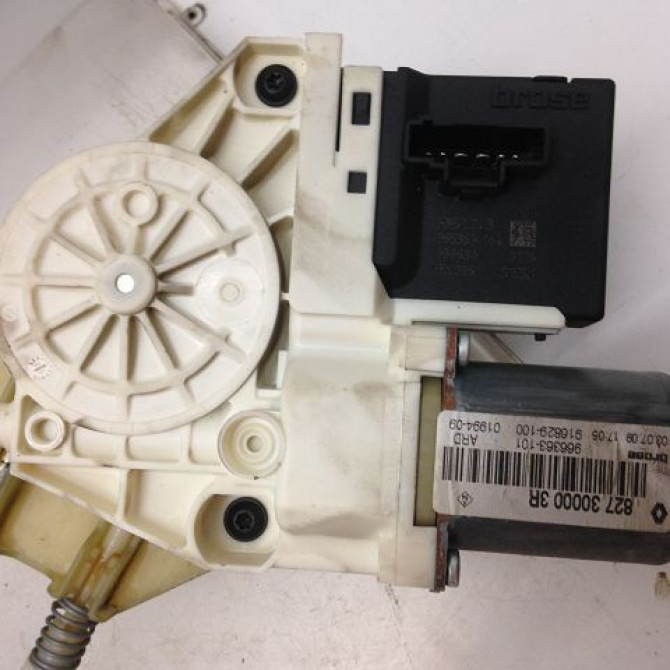 Mecanisme+moteur leve-glace ard occasion RENAULT MEGANE III Phase 1 11-2008->01-2012 1.4 TCE 16v 130ch 827200003R 2