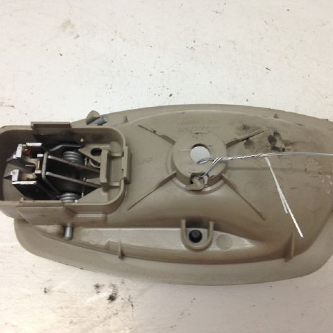 Poignee int porte ard occasion RENAULT MEGANE III Phase 1 11-2008->01-2012 1.4 TCE 16v 130ch 806710007R 2