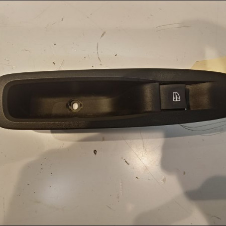 Commande leve-glace porte arrière gauche occasion RENAULT MEGANE IV Phase 1 12-2015->... 1.5 DCI 8v 110ch 254214896R