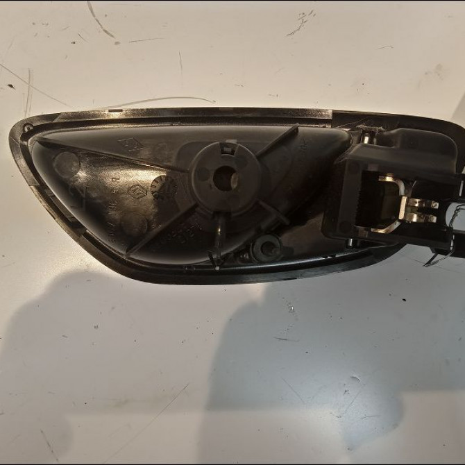 Poignee int porte avg occasion RENAULT MEGANE IV Phase 1 12-2015->... 1.5 DCI 8v 110ch 806718801R 2