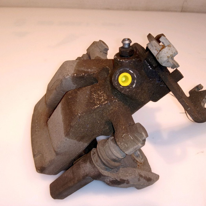 Etrier de frein arrière droit occasion  440018456R 1