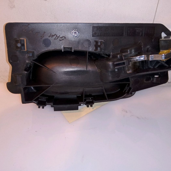 Poignee int porte avd occasion PEUGEOT 307 Phase 1 04-2001->06-2005 2.0i 16v 138ch 9143F5 2