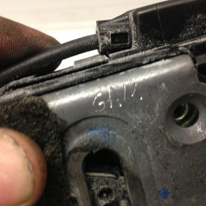 Serrure porte ard occasion RENAULT LAGUNA III Phase 1 10-2007->10-2010 2.0 DCI 130ch 825000003R 4