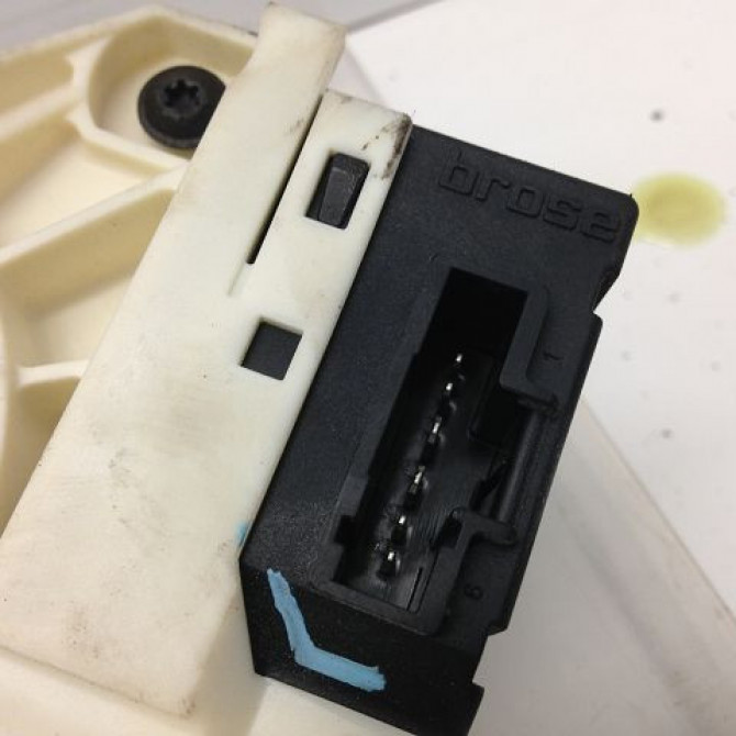 Mecanisme+moteur leve-glace ard occasion RENAULT LAGUNA III Phase 1 10-2007->10-2010 2.0 DCI 130ch 827000001R 2