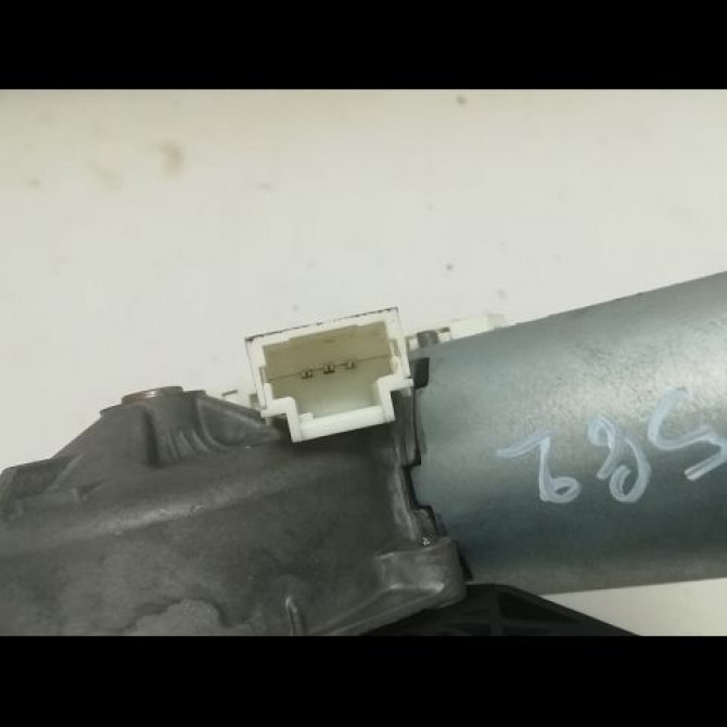 Moteur essuie-glace arrière occasion RENAULT TWINGO II Phase 1 06-2007->11-2011 1.2i 16v 75ch 8200311486 3