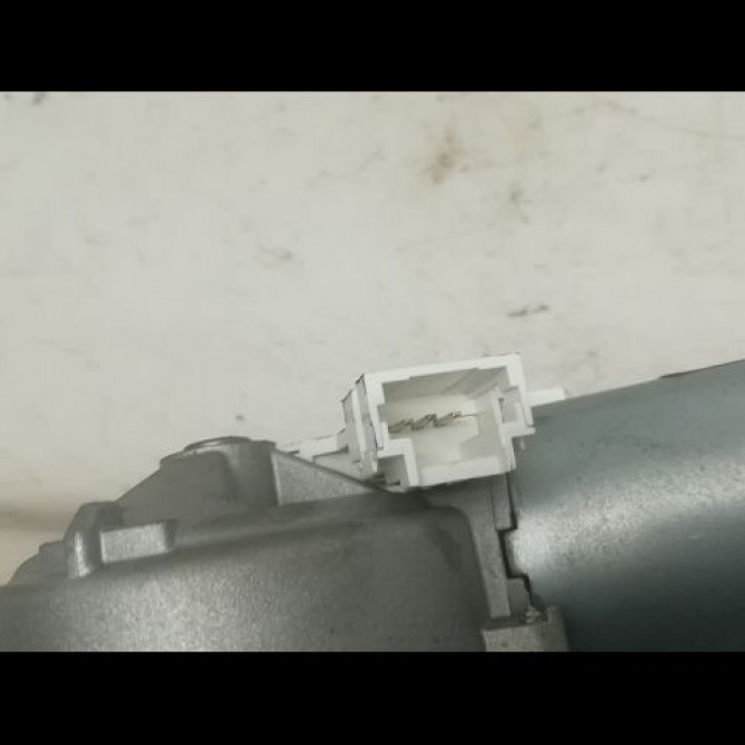 Moteur essuie-glace arrière occasion RENAULT CLIO III Phase 1 09-2005->03-2009 1.2i 16v 75ch 8200311486 3