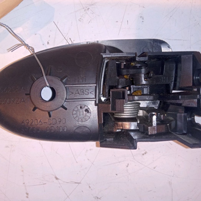 Poignee int porte avg occasion TOYOTA YARIS II Phase 2 01-2009->05-2011 1.4 D-4D 90ch 692060D200B0 2