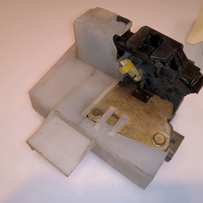 Serrure porte avg occasion RENAULT SCENIC I Phase 1 09-1996->08-1999 1.9 DTI 100ch 7701469180 3