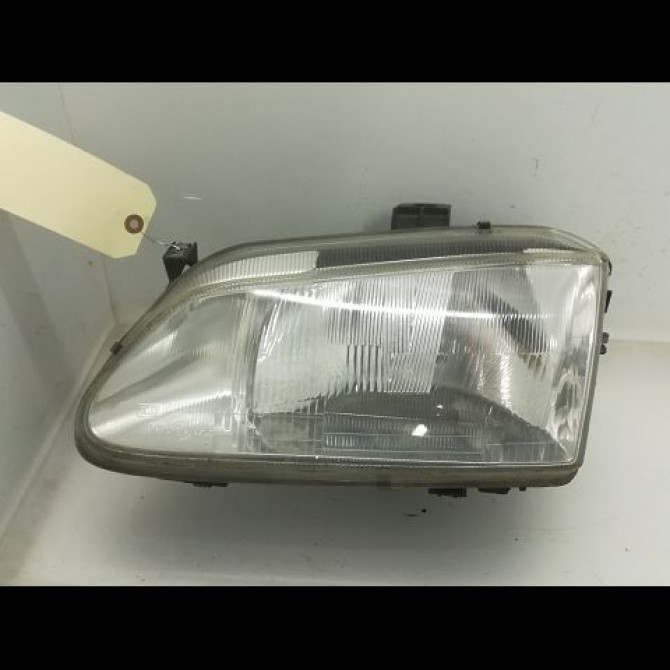 Phare gauche occasion RENAULT MEGANE I Phase 1 11-1995->03-1999 1.6 260605784R 1