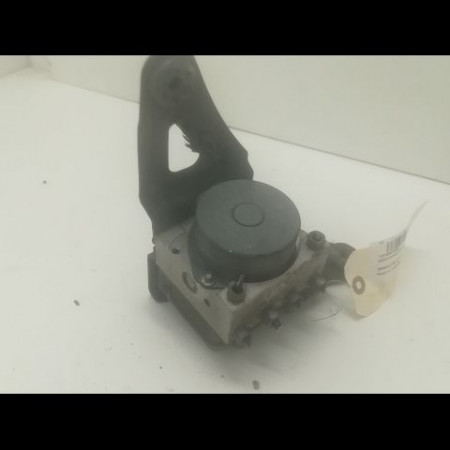 Unité hydraulique ABS occasion RENAULT MEGANE II Phase 2 01-2006->06-2009 1.6i 16v 110ch 7701067590