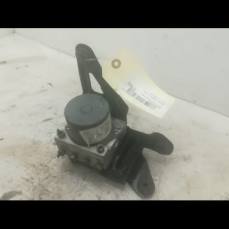 Unité hydraulique ABS occasion RENAULT SCENIC II Phase 1 03-2004->09-2006 1.5 DCI 80ch 7701067590