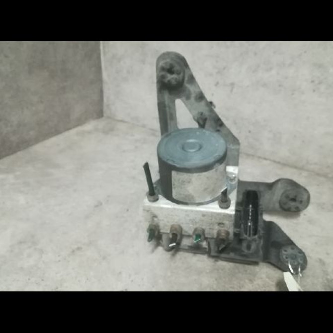 Unité hydraulique ABS occasion RENAULT SCENIC II Phase 1 03-2004->09-2006 1.5 DCI 100ch 7701067590 1