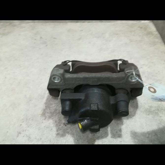 Etrier de frein avant droit occasion RENAULT SCENIC II Phase 2 09-2006->04-2009 1.9 DCI 130ch 7701065279 2