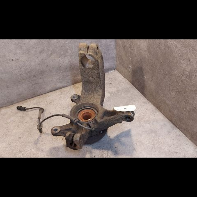 Moyeu avd occasion RENAULT MEGANE II Phase 1 09-2003->12-2005 1.9 DCI 120ch 7701210111 2