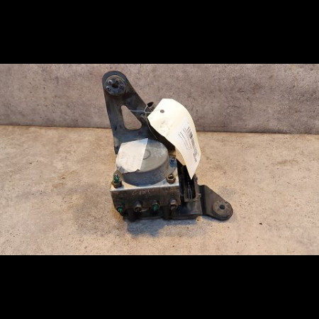 Unité hydraulique ABS occasion RENAULT SCENIC II Phase 1 03-2004->09-2006 1.6i 110ch 7701067590