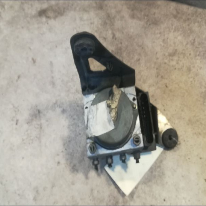 Unité hydraulique ABS occasion RENAULT SCENIC II Phase 1 03-2004->09-2006 1.5 DCI 105ch 7701067590 2