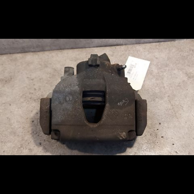 Etrier de frein avant gauche occasion RENAULT SCENIC II Phase 1 03-2004->09-2006 2.0 16v 7701065278 1