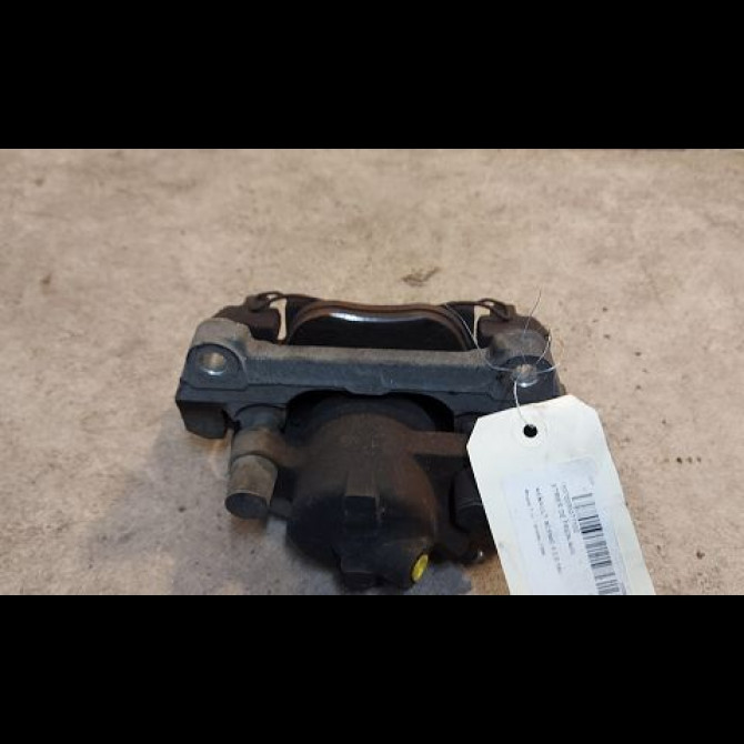 Etrier de frein avant gauche occasion RENAULT SCENIC II Phase 1 03-2004->09-2006 2.0 16v 7701065278 2