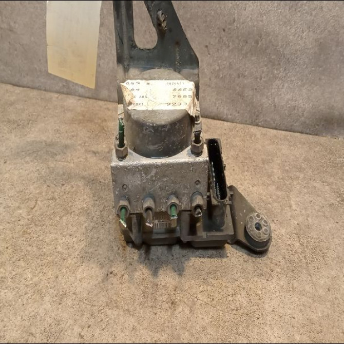 Unité hydraulique ABS occasion RENAULT MEGANE II Phase 2 01-2006->06-2009 1.5 DCI 85ch 7701067590 1