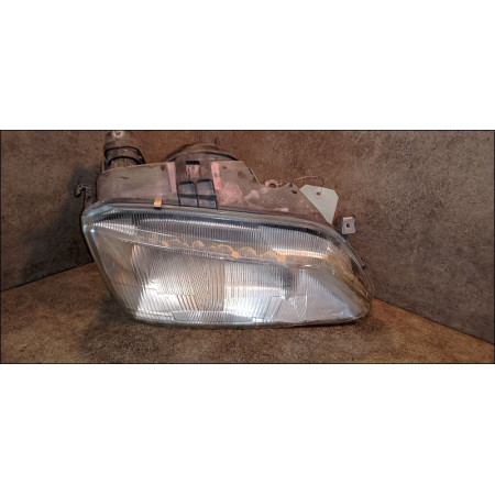 Phare droit occasion RENAULT SCENIC I Phase 1 09-1996->08-1999 1.9 DTI 100ch 260101792R