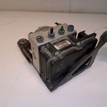 Unité hydraulique ABS occasion RENAULT SCENIC II Phase 1 03-2004->09-2006 1.5 DCI 105ch 7701067590