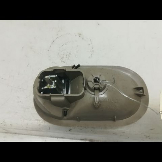 Poignee int porte avd occasion RENAULT SCENIC II Phase 2 09-2006->04-2009 1.5 DCI 105ch 8200843630 2